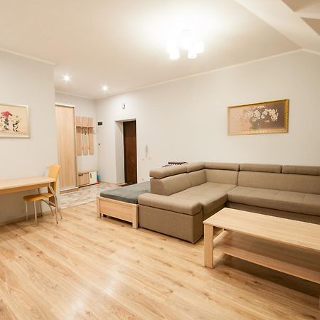 Wonderful Flat On City Center Uzhhorod Exterior photo